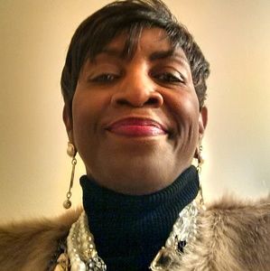 Meet your Posher, Denise